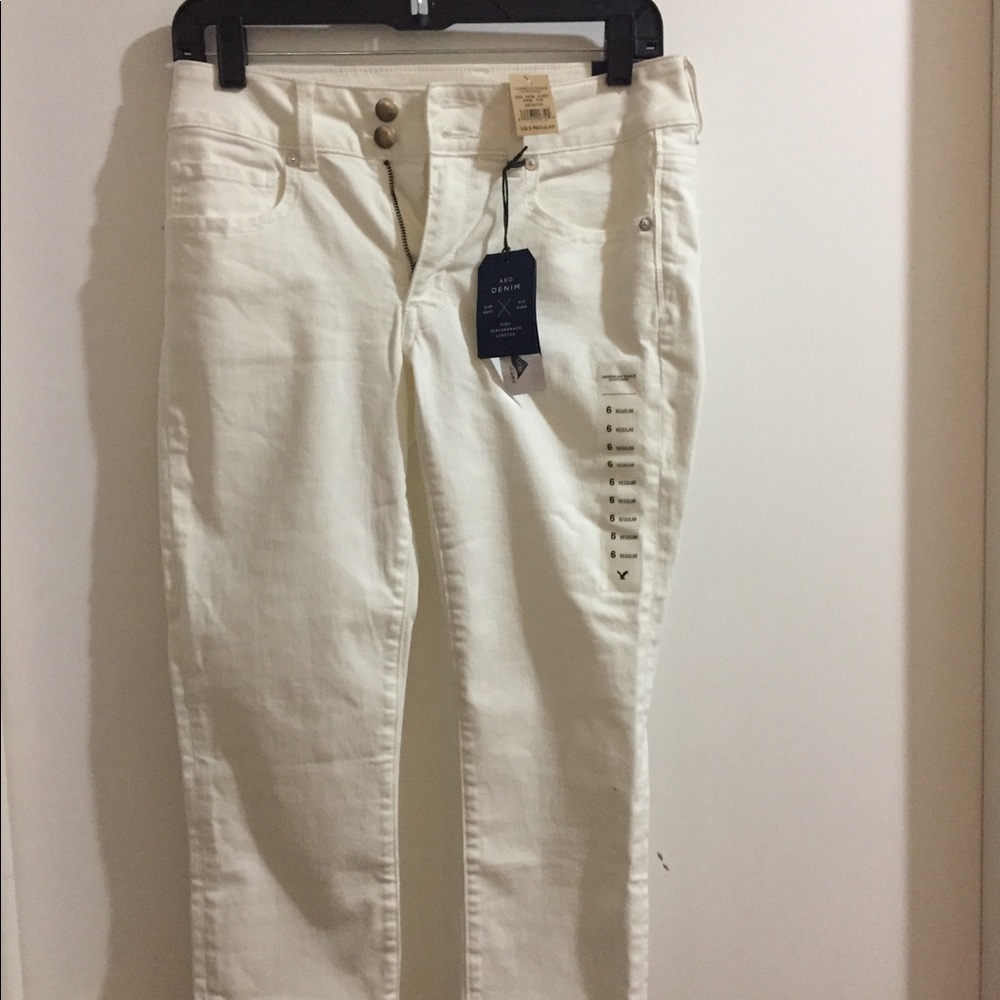 AE white cropped jeans